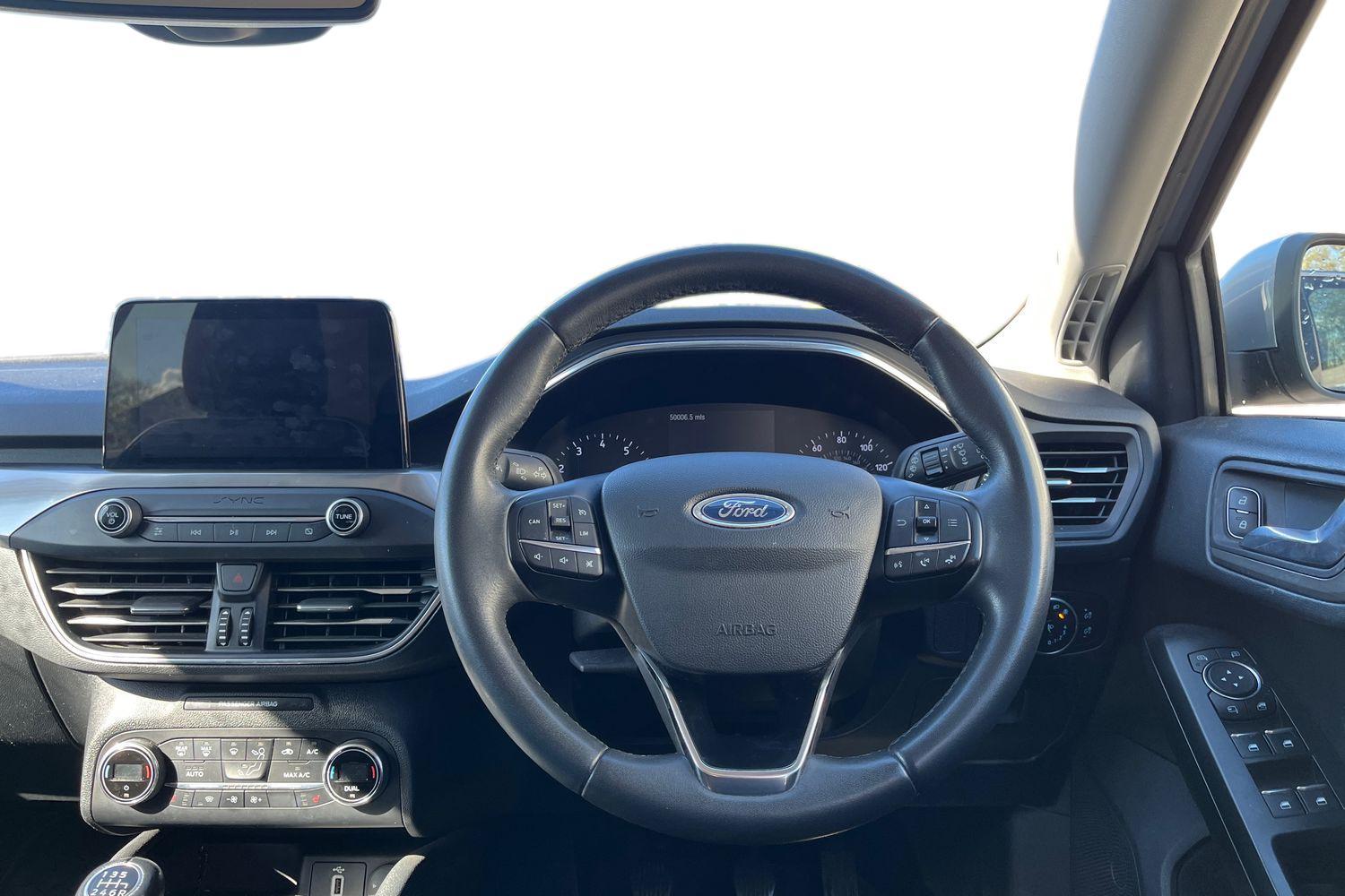 Ford FOCUS Photo 10