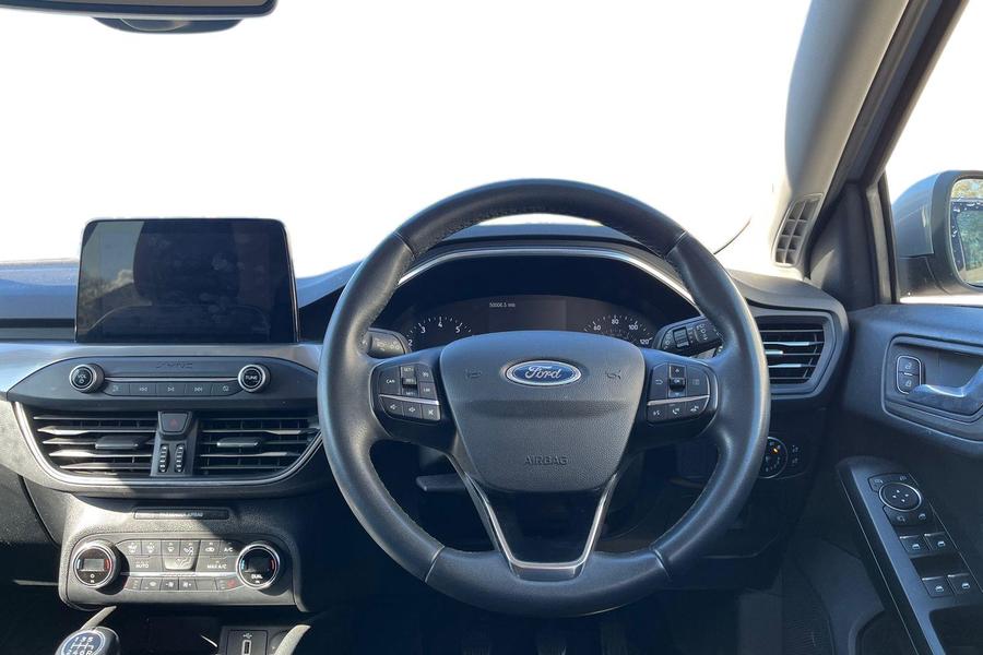 Ford FOCUS Photo autoimg-177d288f883fb7f45b993632eb2328650f206ab0.jpg