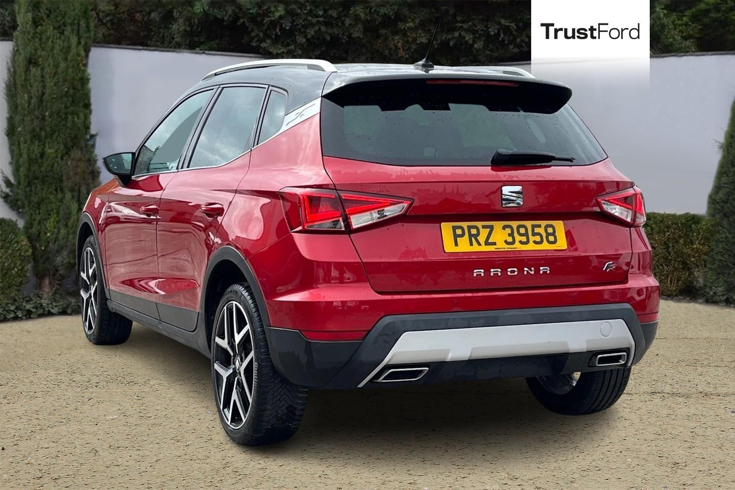 SEAT ARONA Photo 1