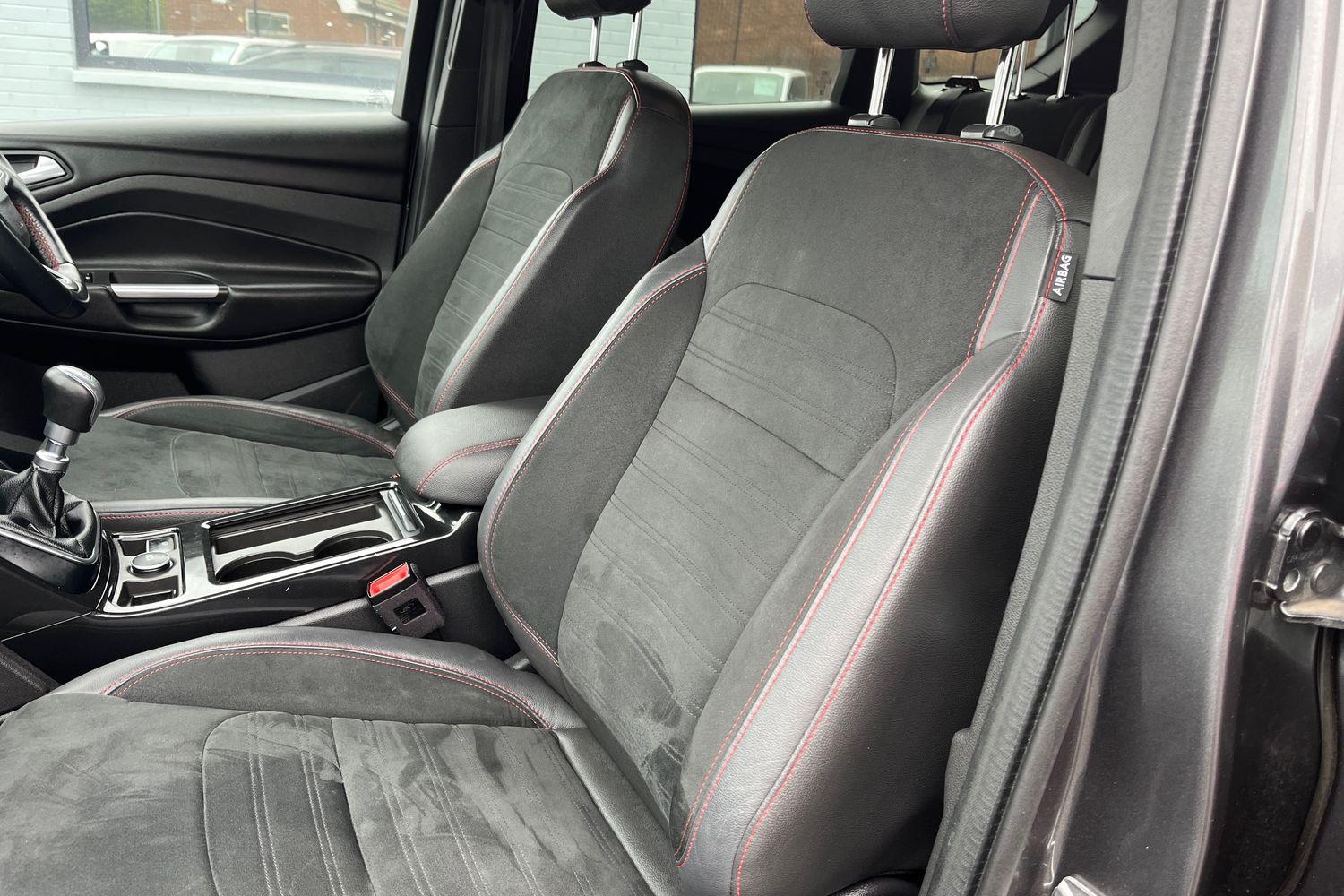 Ford KUGA Photo 18