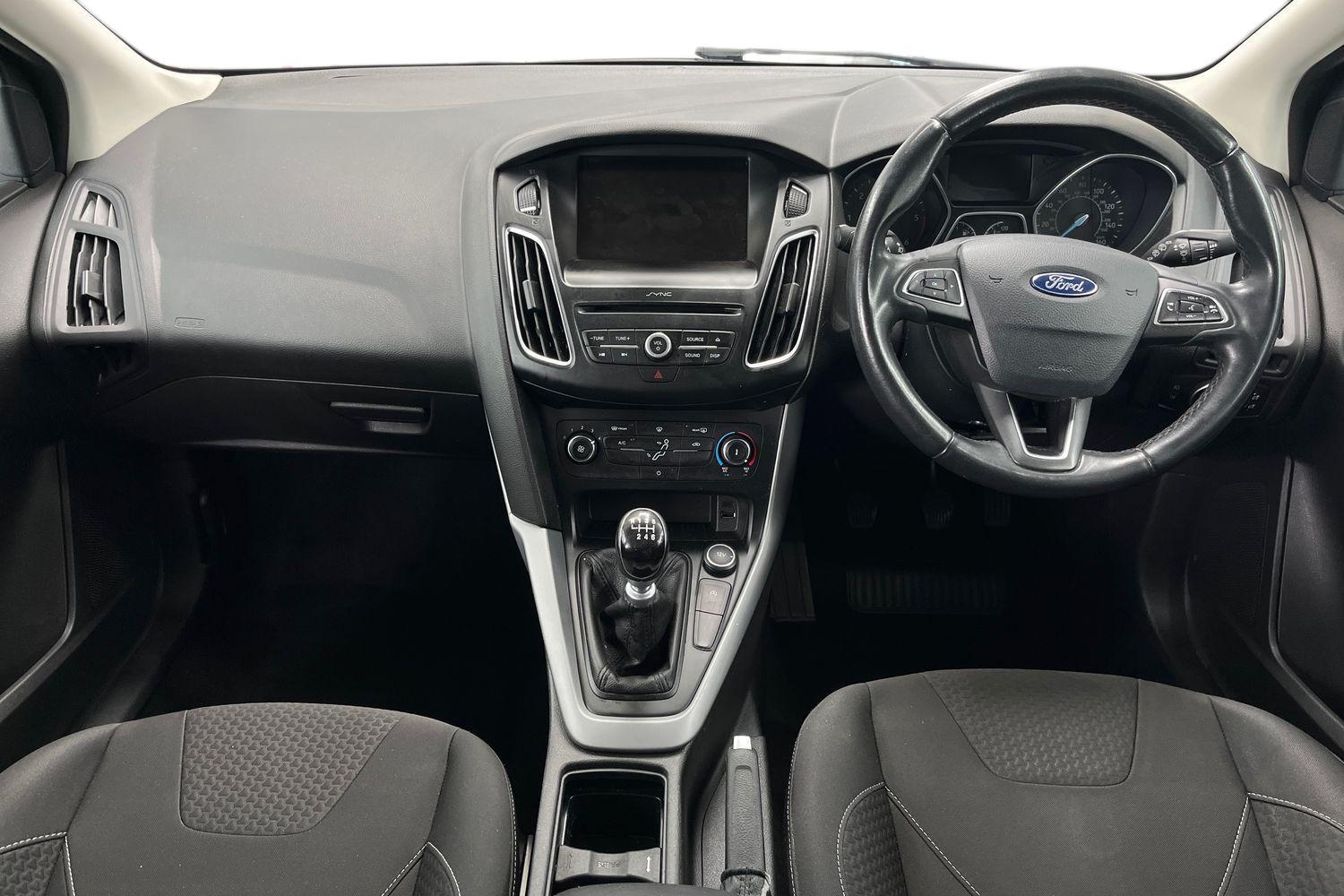 Ford FOCUS Photo 9