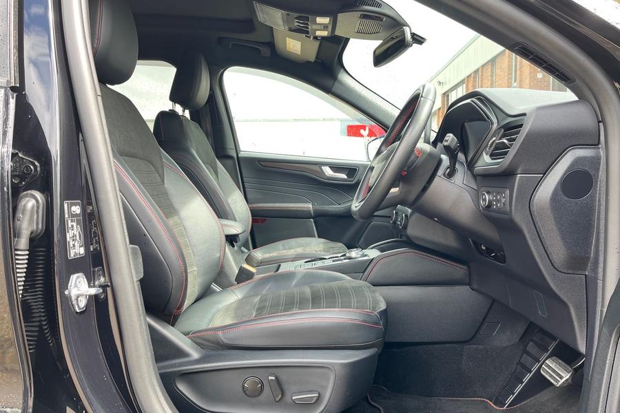 Ford Kuga Photo autoimg-1780d40381334f6641054b84bfc7a9e8404a0820.jpg