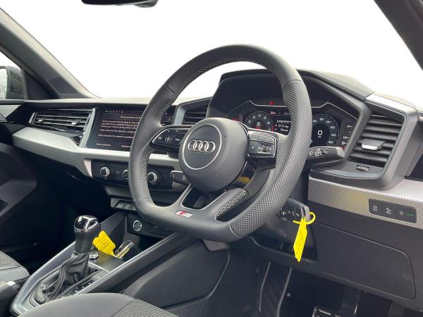 Audi A1 Photo autoimg-1781fc0685d12348f65240aab3105cf1bfc660df.jpg