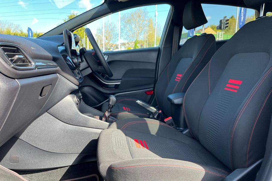 Ford FIESTA Photo autoimg-17864d53ee4d094f6c9a3c3f49382ae3de0dc668.jpg