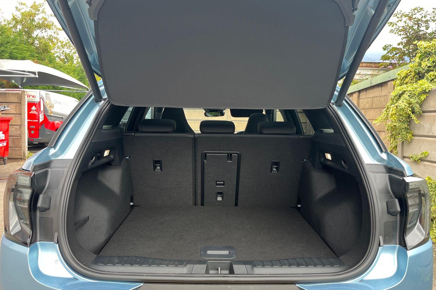 Ford EXPLORER Photo 20