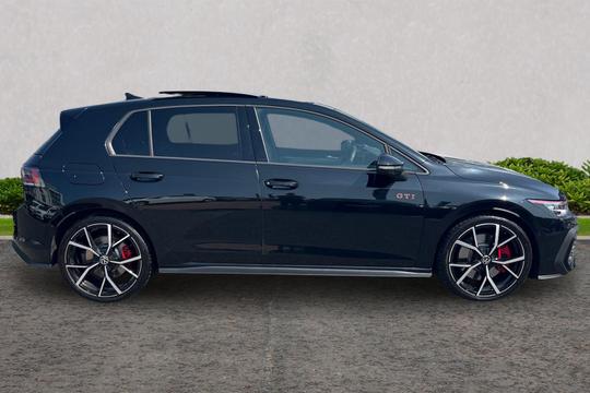 Volkswagen Golf Photo autoimg-178b8c679c4642a8dd36d173ab7b73a6ef9cefcc.jpg