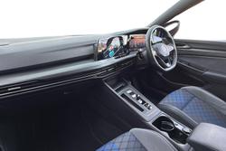 VOLKSWAGEN Golf Photo 2