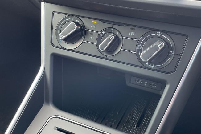 VOLKSWAGEN Polo Photo 34