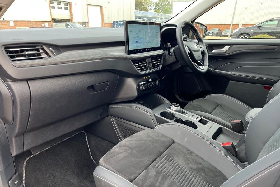 Ford Kuga Photo autoimg-1791db98aabe6660f13b4896a92c75f9694f3bf4.jpg