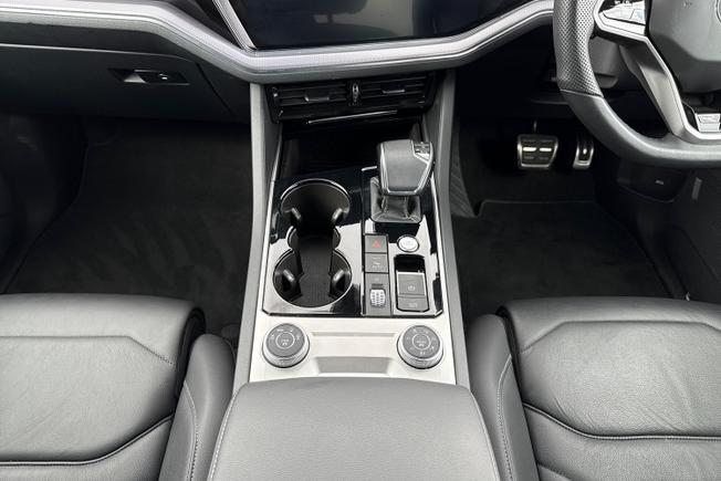 Volkswagen Touareg Photo 34