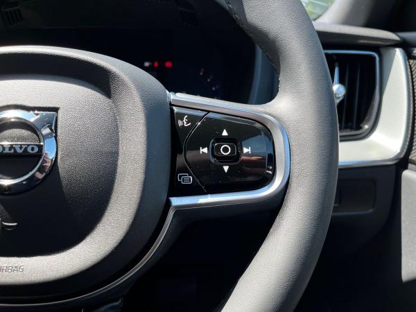 Volvo XC60 Photo autoimg-1797e29882daa7f2592ccf7807a5e93ca25519fd.jpg