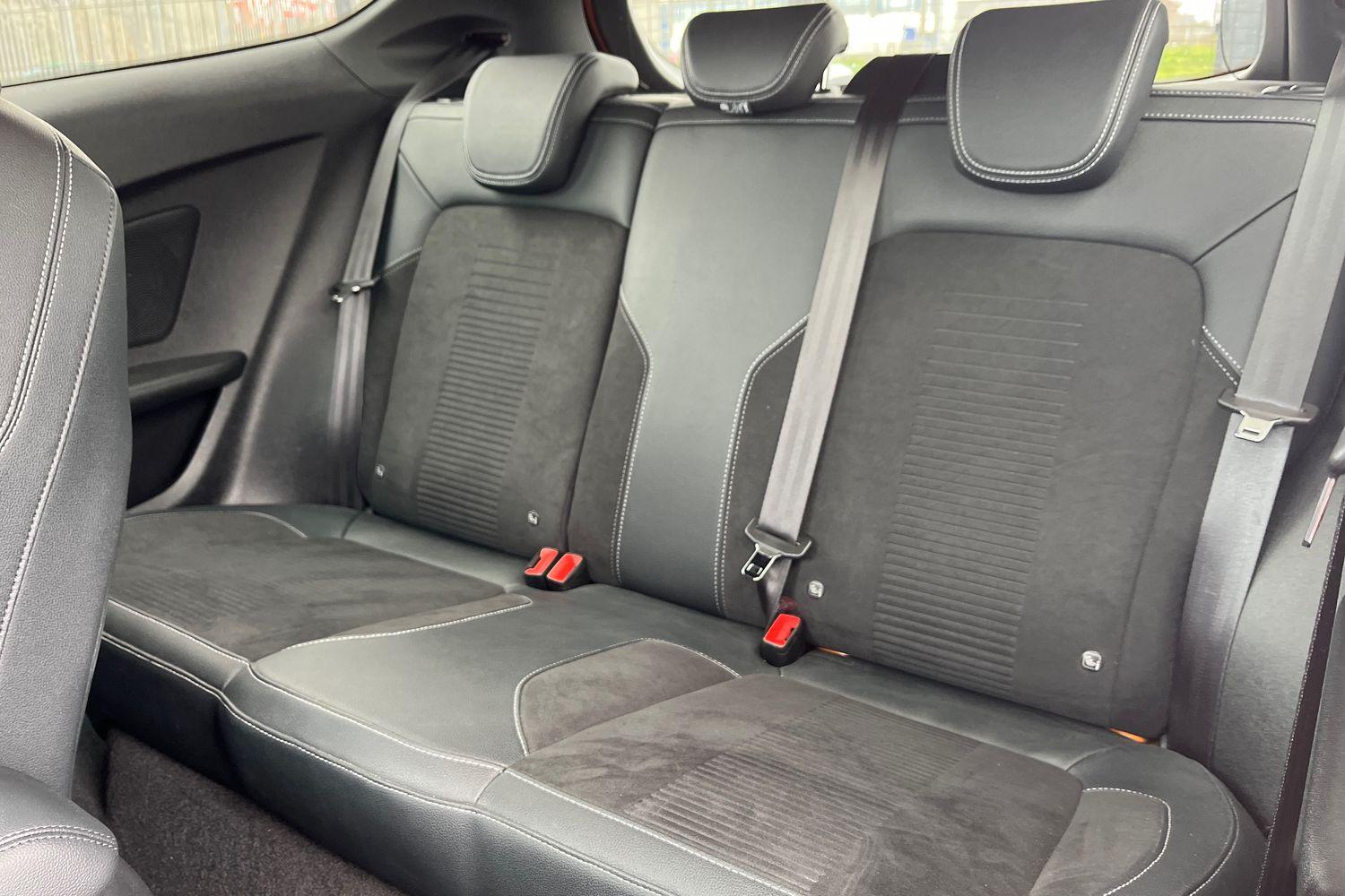 Ford FIESTA Photo 19