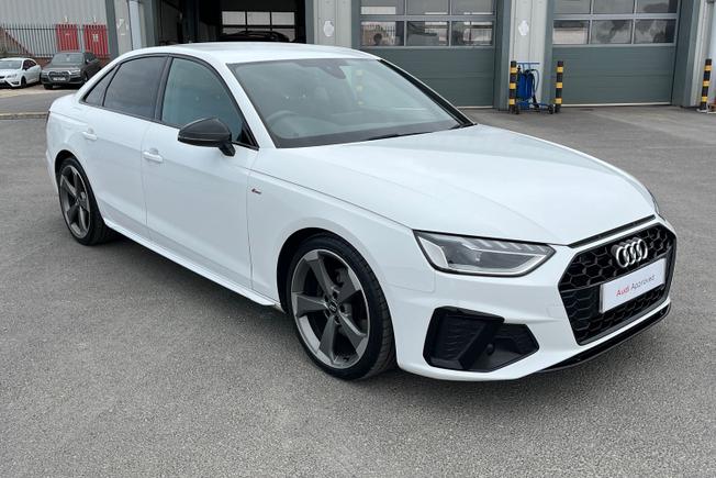 AUDI A4 Photo 21