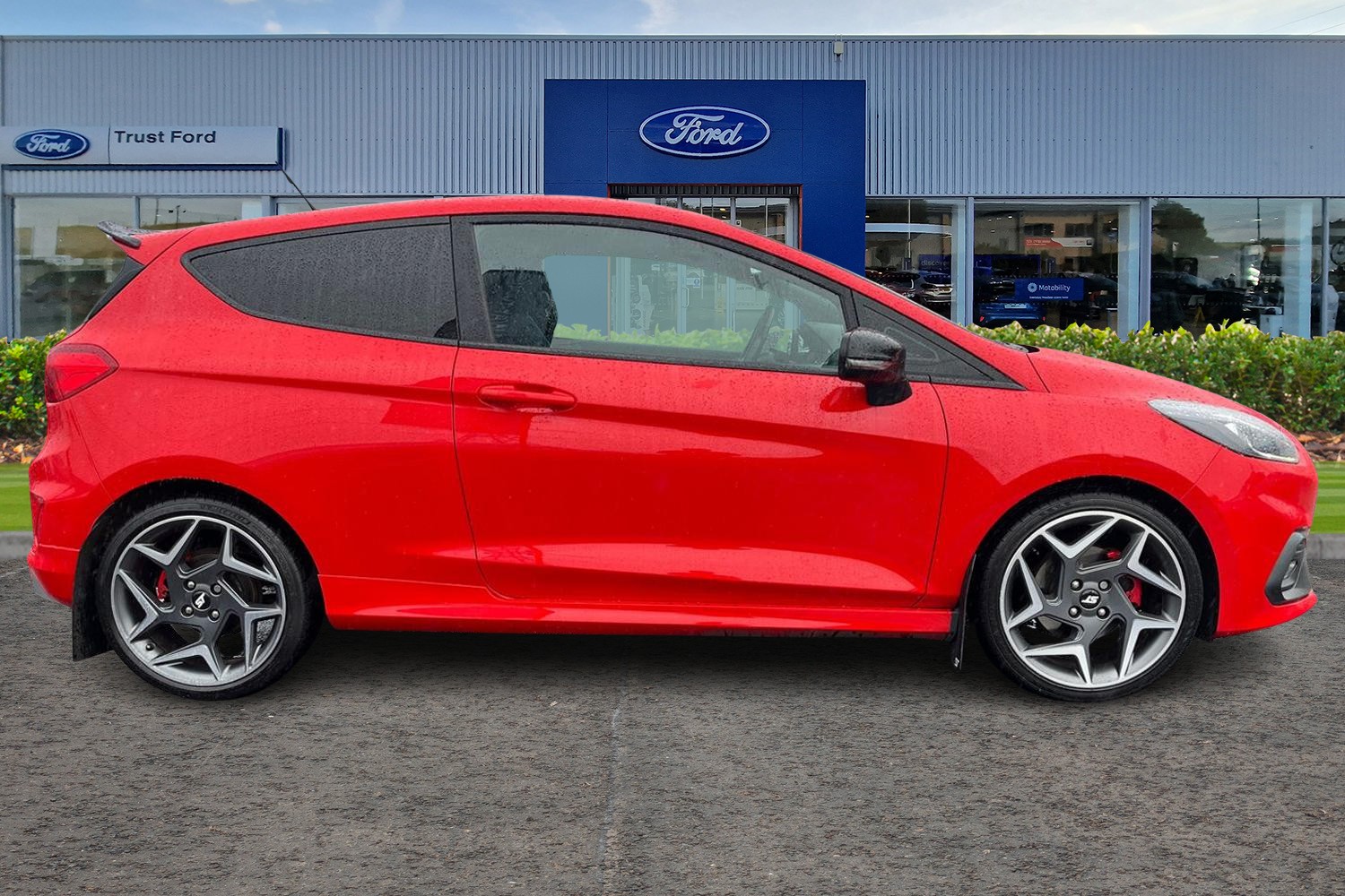 Ford Fiesta Photo 2