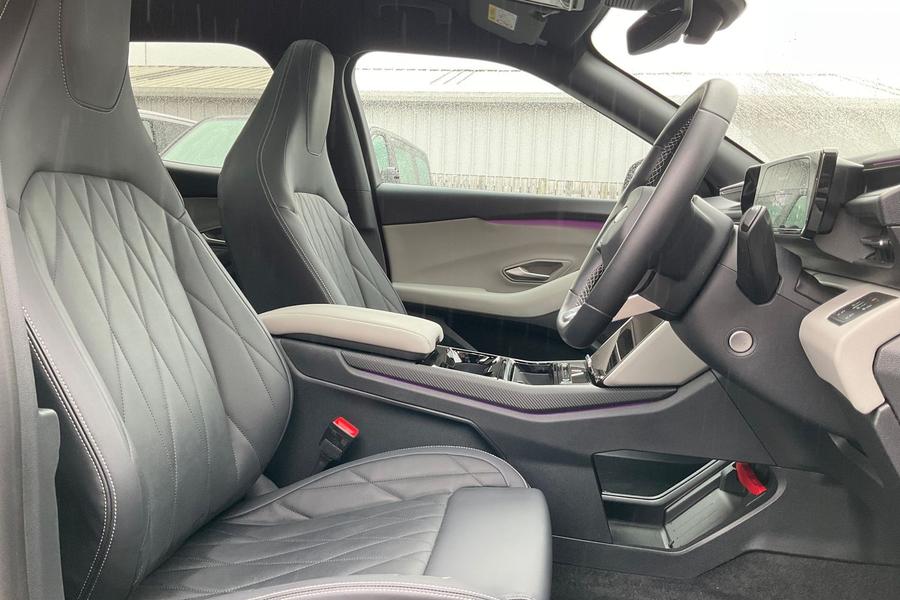 Ford Explorer Photo autoimg-179b8e982b17008bd714c813d7d65e0280c48c26.jpg