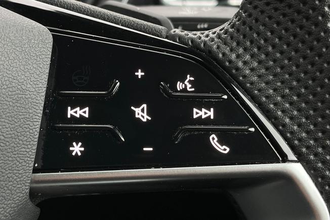 AUDI Q4 e-tron Photo 17