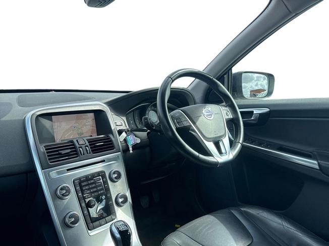 Volvo XC60 Photo 2