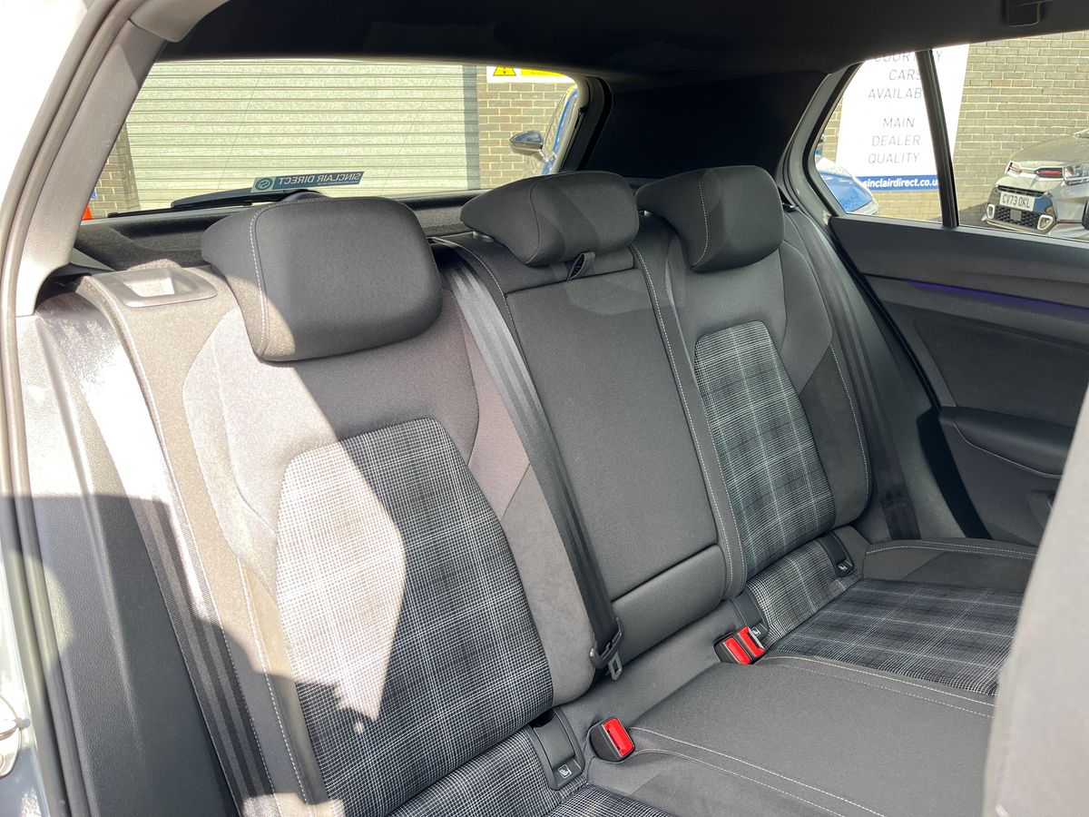 Volkswagen Golf Photo 31