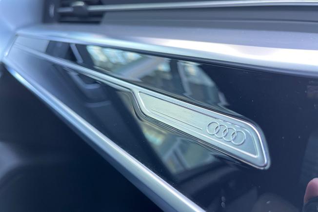 AUDI A6 Avant Photo 26