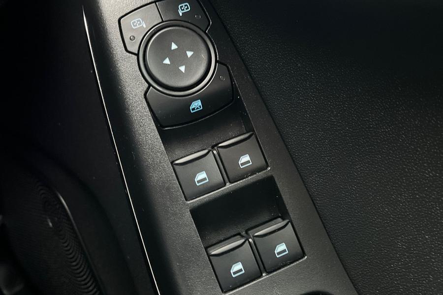 Ford FIESTA Photo autoimg-179db8f31f68d789f95d70343f19a3d3939fcbf7.jpg