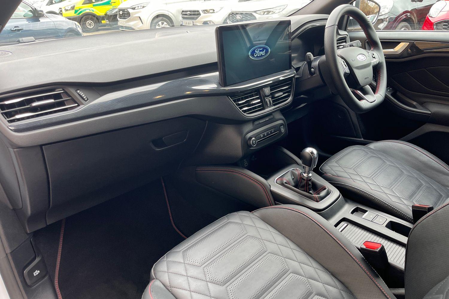 Ford Focus Photo 17
