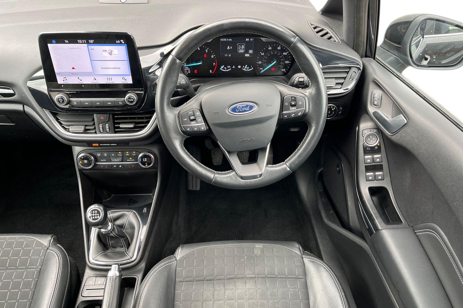 Ford FIESTA Photo 10