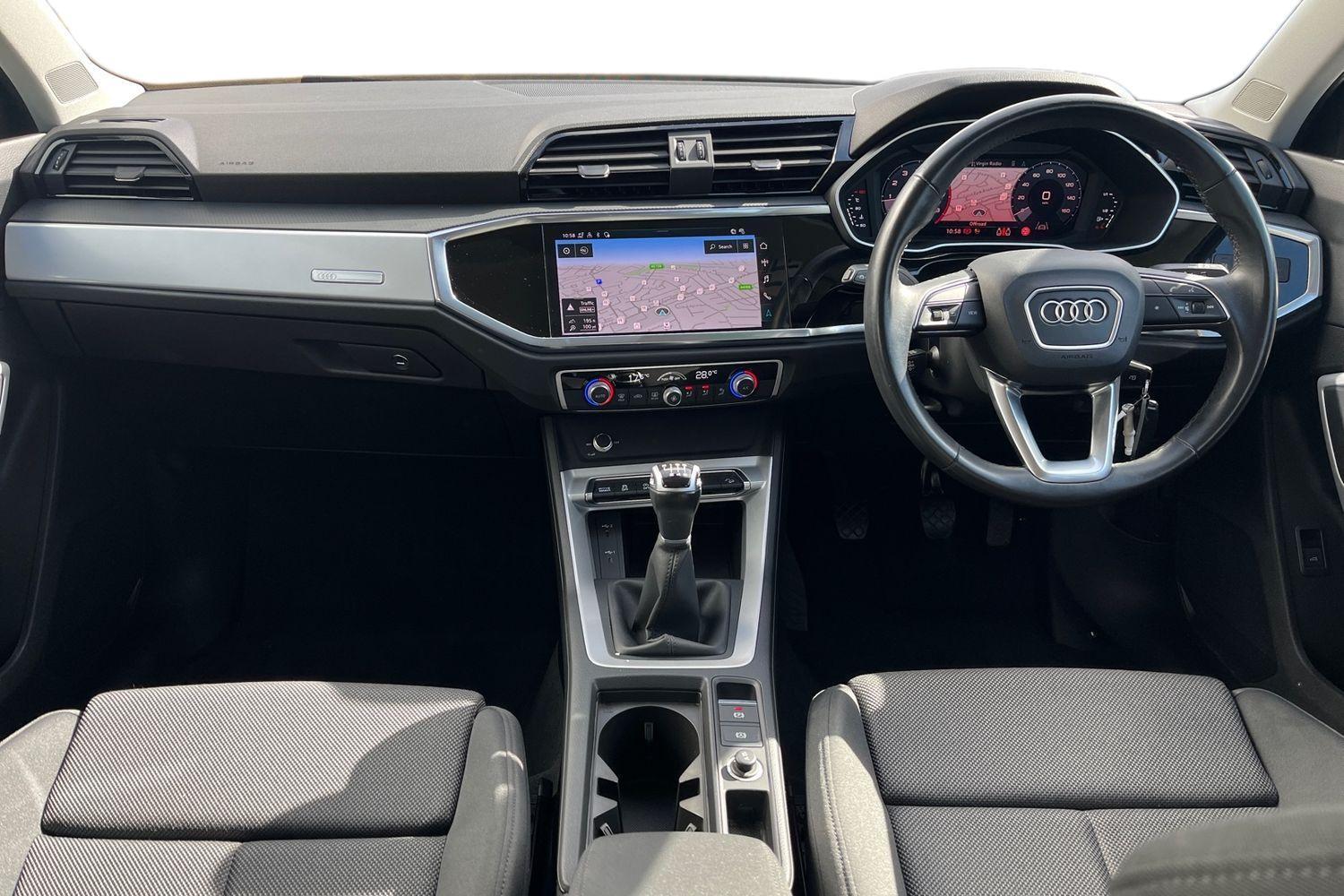 Audi Q3 Photo 9