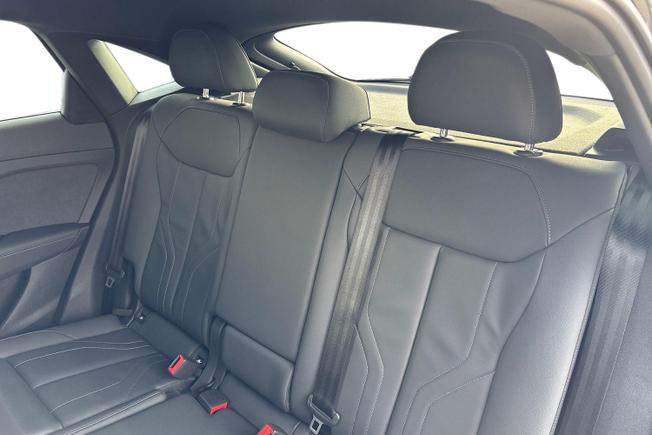 Audi Q3 Photo 9