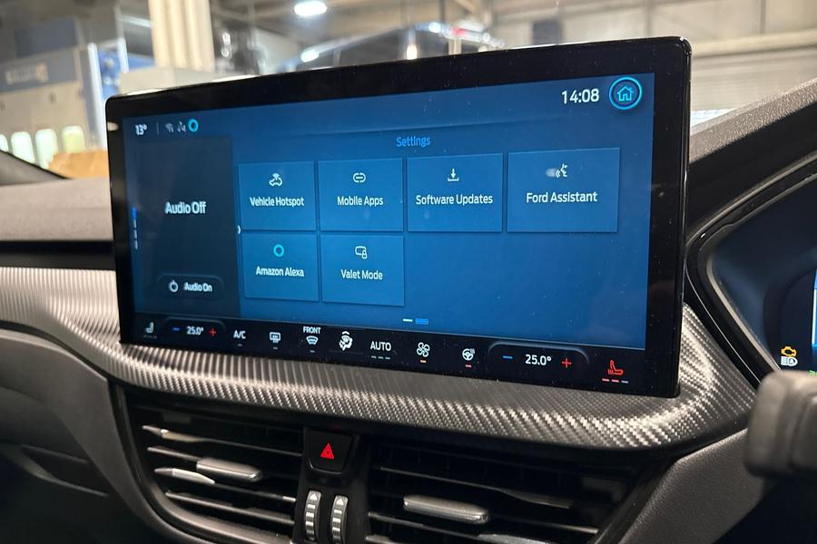 Ford Kuga Photo autoimg-17a39012db346e21a0217a7e6502f4c7494a7654.jpg