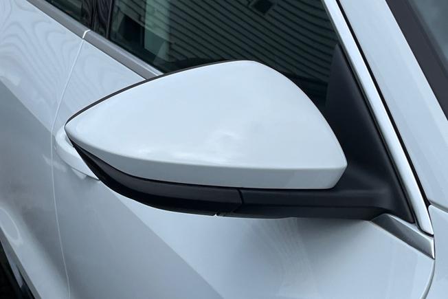 AUDI Q8 E-Tron Photo 20