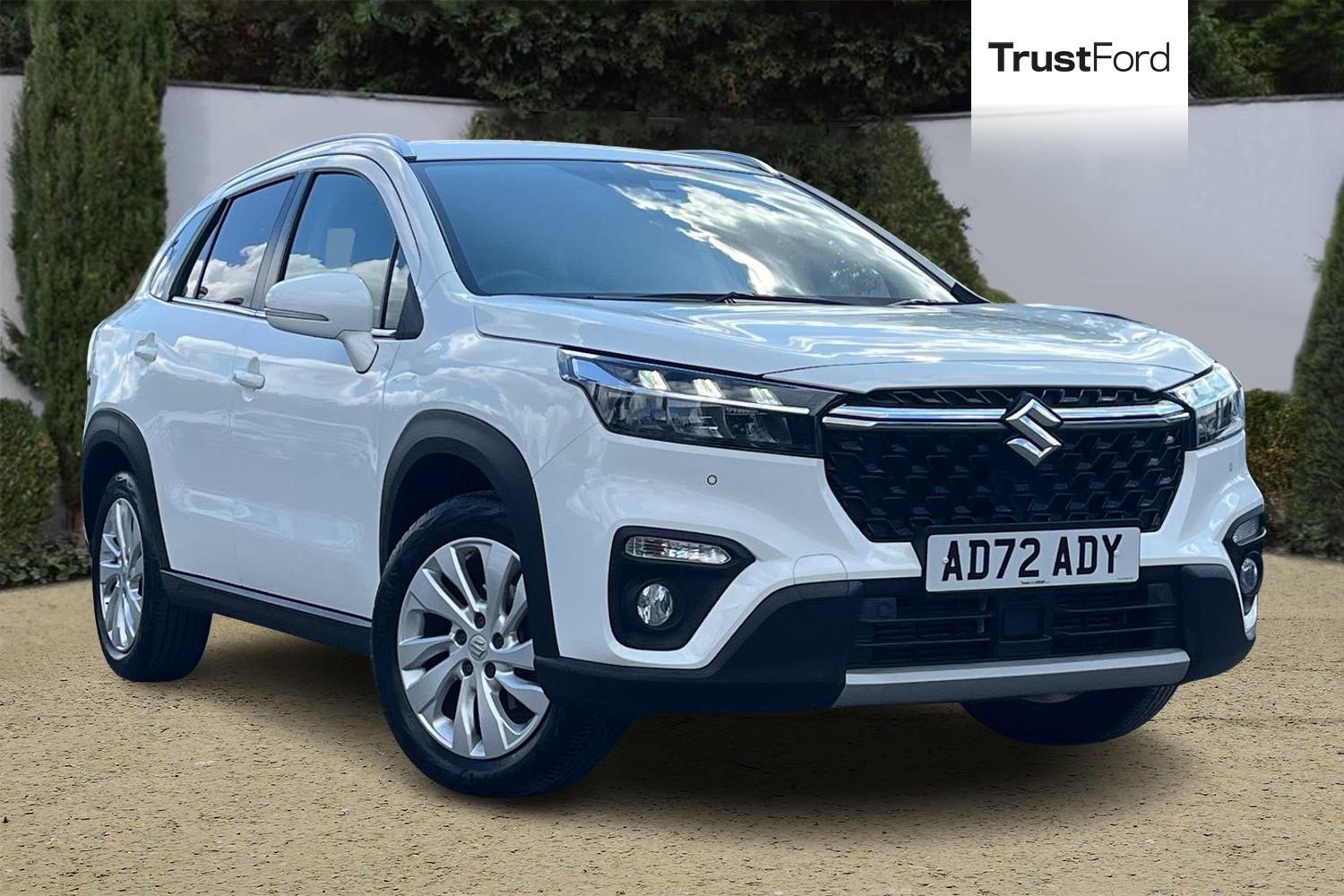 Suzuki S-CROSS Photo 0