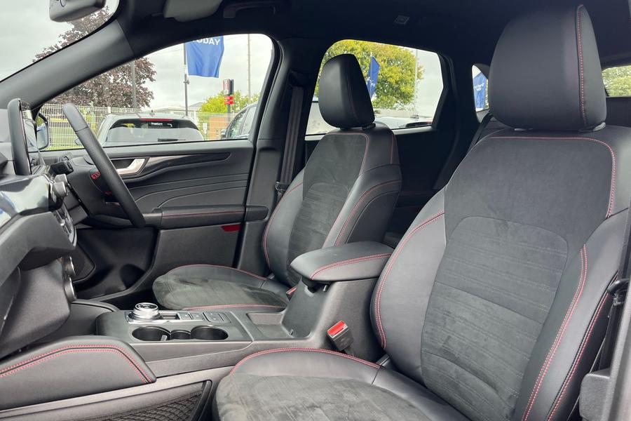 Ford Kuga Photo autoimg-17a8c98ccf860fea64feeed2ba0876d7eee7845e.jpg