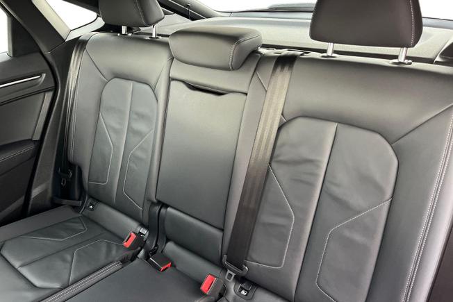 AUDI Q3 Photo 9