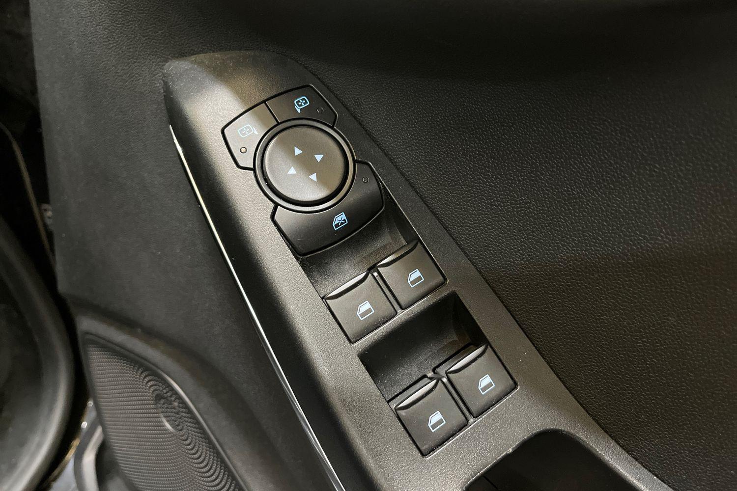 Ford FIESTA Photo 15