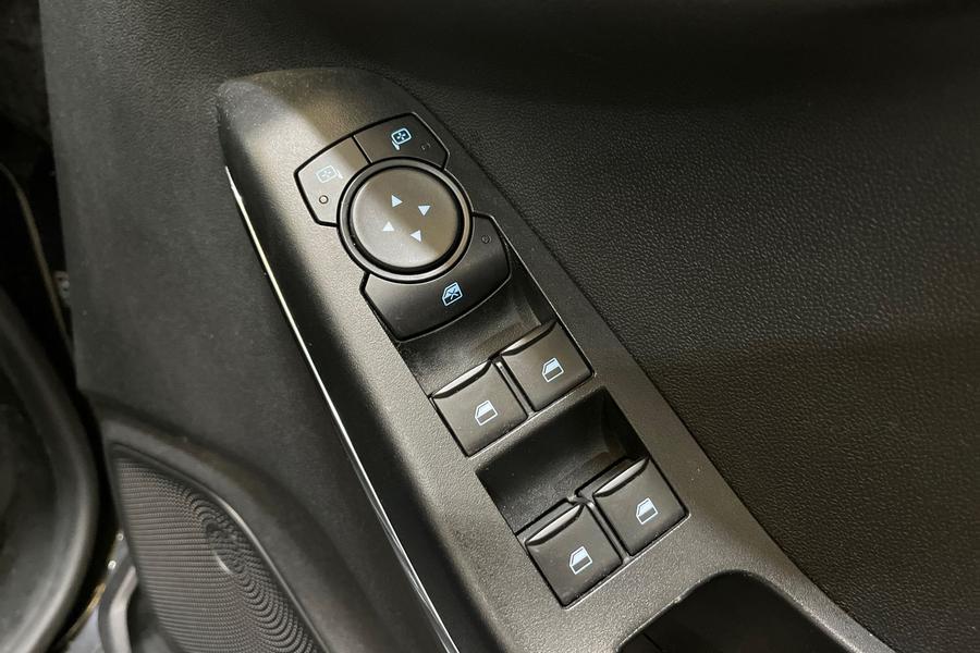 Ford FIESTA Photo autoimg-17b19ab8e9fe590ed967c1f86300e4bd164b2156.jpg