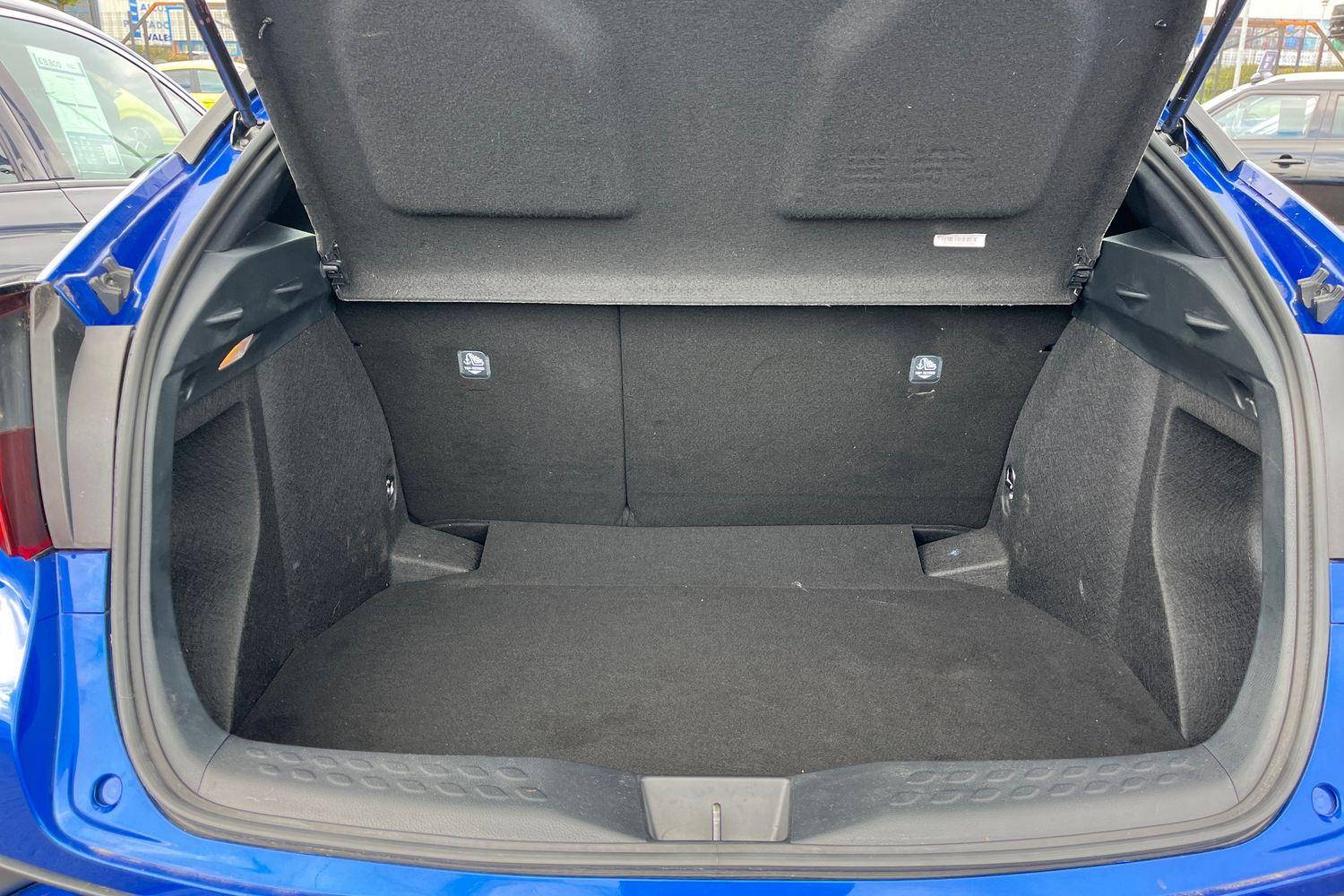 Toyota C-HR Photo 20