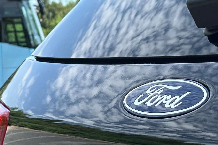Ford Kuga Photo autoimg-17b4e1bdd1e95b3335b300b79c81aaeeb9abf180.jpg