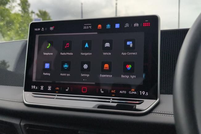 VOLKSWAGEN Tiguan Photo 13