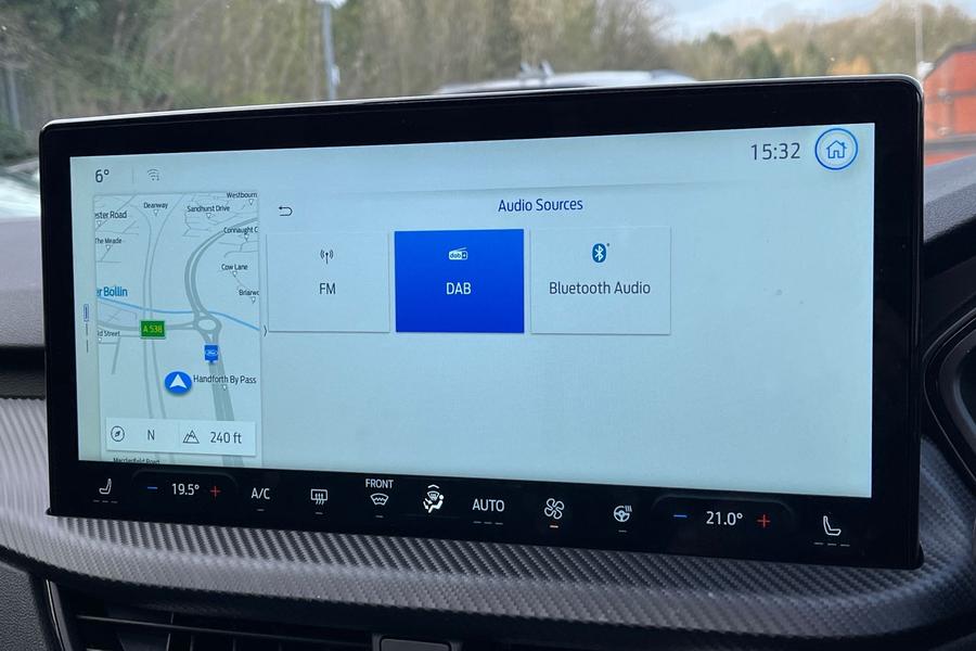 Ford Kuga Photo autoimg-17b7d66b3c22030bc6bf8b97e7d5cd43bcdd76e8.jpg