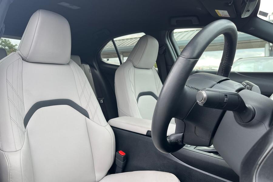 Lexus UX Photo autoimg-17bf56f00bcff234b33303e2465d77acb97f91a1.jpg