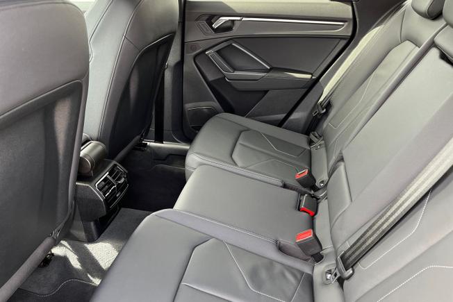 AUDI Q3 Photo 43