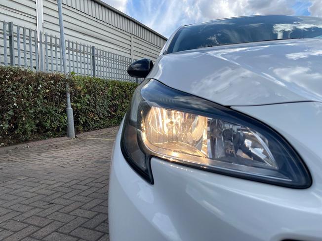 VAUXHALL Corsa Photo 19