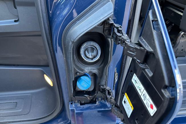 VOLKSWAGEN Transporter Shuttle Photo 46