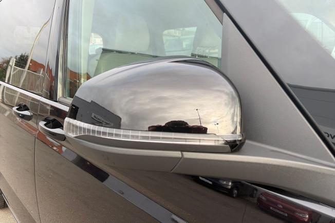 VOLKSWAGEN Multivan Photo 20