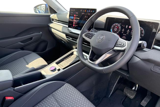 Volkswagen T-Roc Photo 6