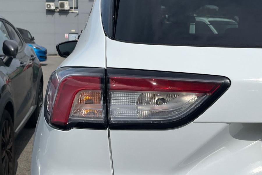 Ford KUGA Photo autoimg-17d3ba60279f44a1feb034d6f13c230855b57cc2.jpg