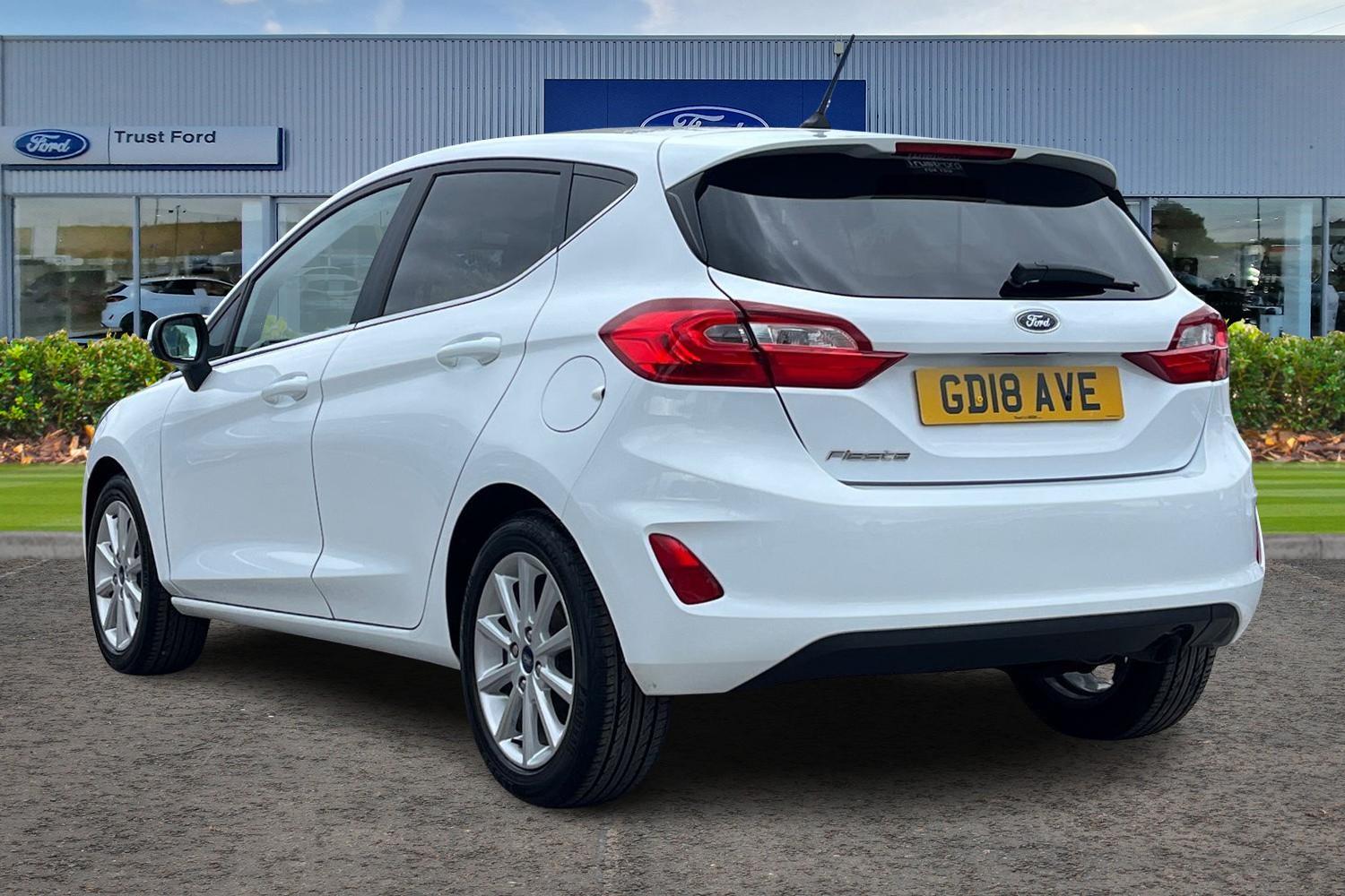 Ford Fiesta Photo 1