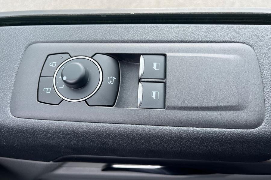Ford TOURNEO CUSTOM Photo autoimg-17dc5407edd5e8e239a783cdcb0de64ad672a15e.jpg
