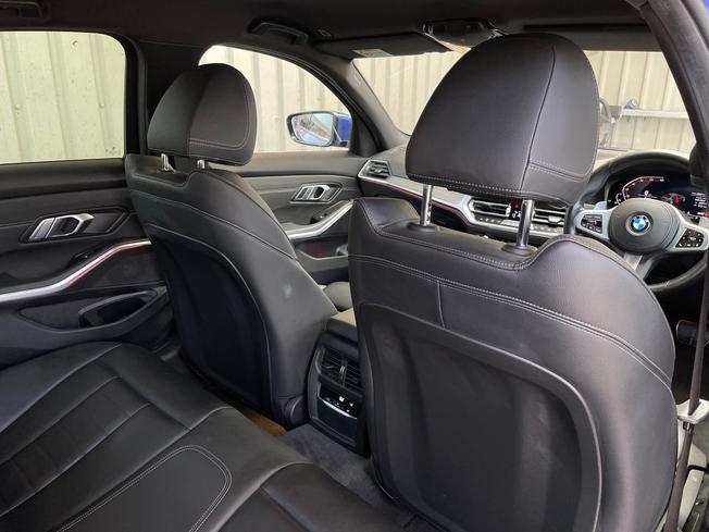 BMW 3 Series Photo 29