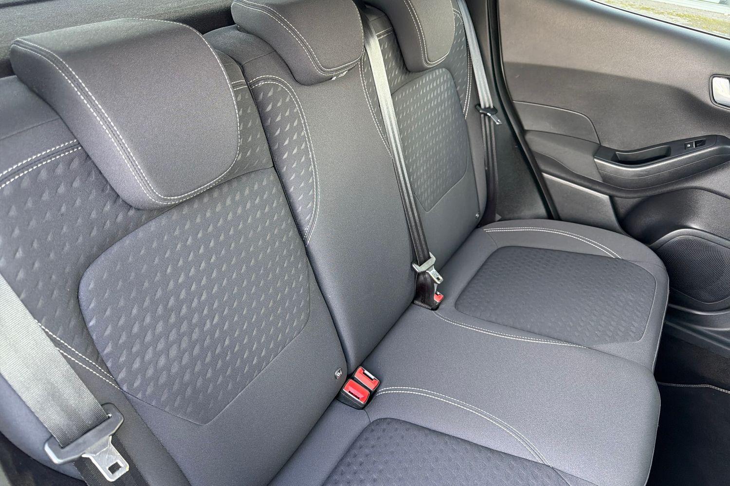Ford FIESTA Photo 19